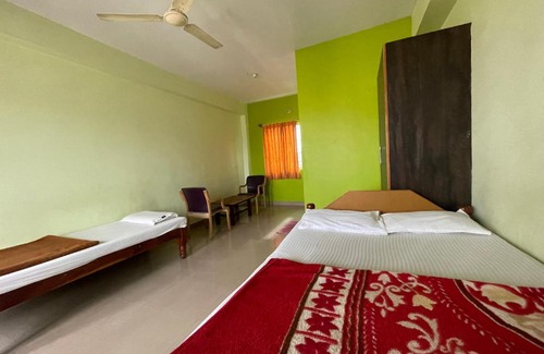 Mysore Hotel | STAYMAKER Yashaswini Residency