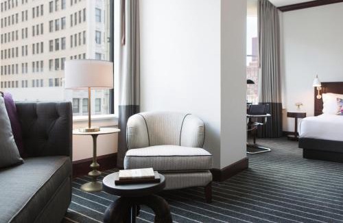 Downtown Chicago Hotel | Staypineapple, An Iconic Hotel, The Loop