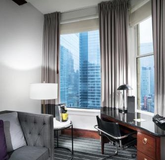 Downtown Chicago Hotel | Staypineapple, An Iconic Hotel, The Loop