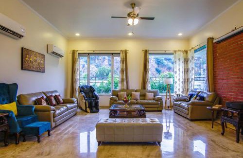 Gurugram Villa | StayVista at Hillside Paradise 4BHK VIlla with Pool and Kids Play area in Delhi