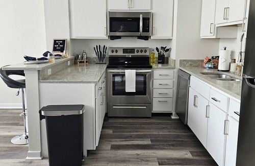 Mile Square Apartamento | Ste 507 Heart of Downtown-Free Parking-Indoor Skywalk Access