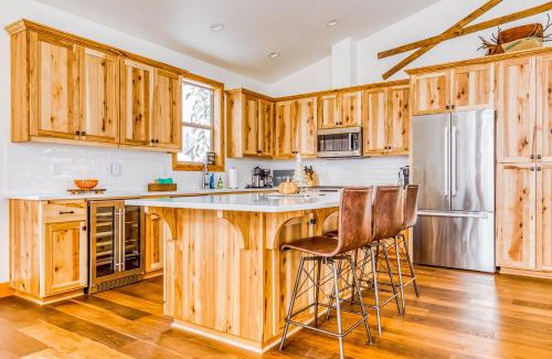 Government Camp Casa | Steel Lane Hideaway