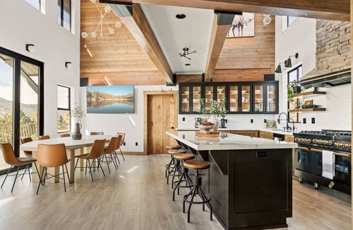 Baldwin Lake Cabina | Steel Pine Lodge · Steel Pine Lodge A Rustic Mountain Retreat Views!
