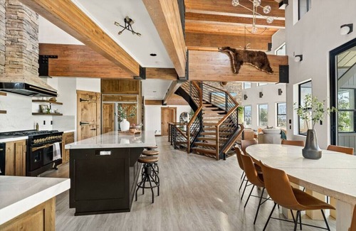 Baldwin Lake Cabina | Steel Pine Lodge · Steel Pine Lodge A Rustic Mountain Retreat Views!