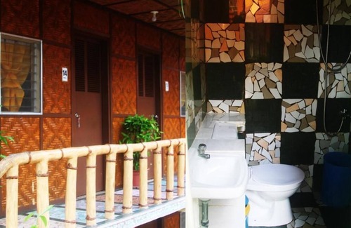 Loboc Cama Y Desayuno | Stefanie Grace Paradise Inn & Restobar