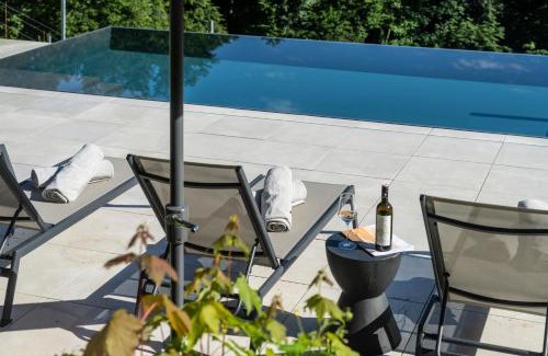 Sankt Nikolai im Sausal Casa | steiRerBLiCke - Vinothek Petzles