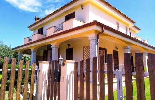 Castiadas Casa | STELLA DORADA VACANZE a soli 5 minuti dal mare, le nostre camere offrono tutto il necessario per la tua vacanza