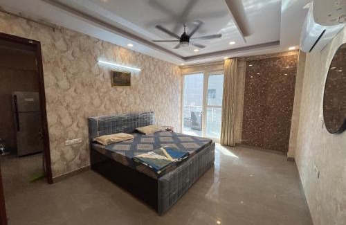 South West Apartamento | Stella Homestay- Near Yashobhoomi