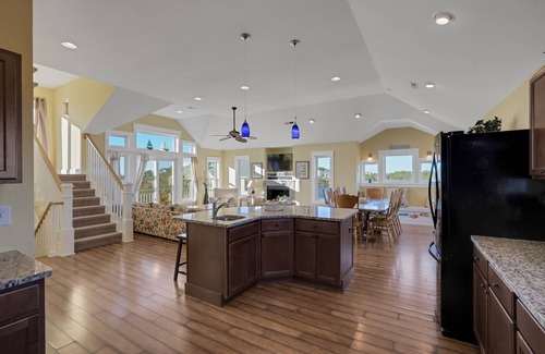 Monteray Shores Casa | Stella Maris: 5 Master Suites, Private Pool, Monteray Shores Community