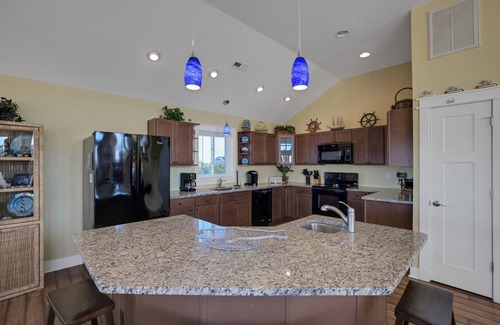 Monteray Shores Casa | Stella Maris: 5 Master Suites, Private Pool, Monteray Shores Community