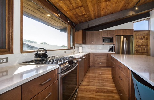 Minot Casa | Stella Maris, casa costera de 6 dormitorios y 3 baños, vistas al agua, acceso privado