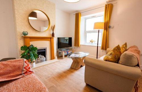 Staple Hill Casa | STELLA'S COTTAGE- Cute Traditional Home In South West By StayStaycations