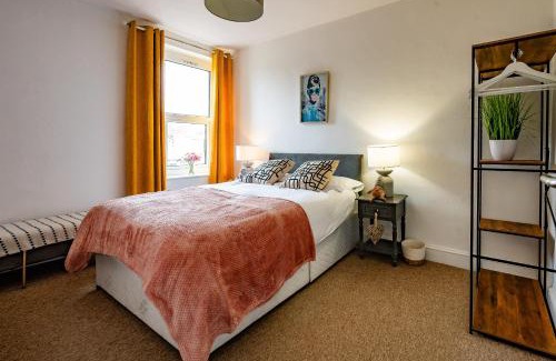 Staple Hill Casa | STELLA'S COTTAGE- Cute Traditional Home In South West By StayStaycations