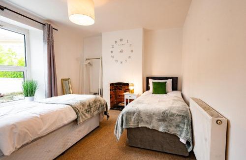 Staple Hill Casa | STELLA'S COTTAGE- Cute Traditional Home In South West By StayStaycations