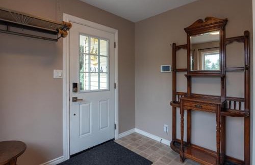 Okanagan-Similkameen Casa | Steller Jay Hollow