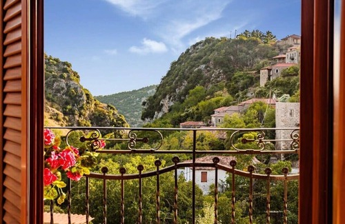 Trikolonoi Apartamento | Stemnitsa Stone Residence - Cosy Mountain Escape