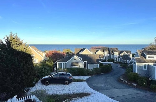 Mashpee Casa | STEP DIRECTLY ONTO YOUR PRIVATE MAUSHOP VILLAGE BEACH AT THIS SEASIDE TOWNHOME