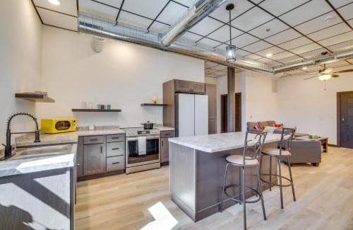 Cashton Apartamento | Step-Free Cashton Apartment Steps to Downtown!