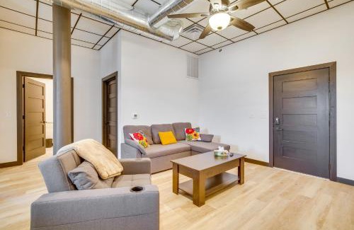 Cashton Apartamento | Step-Free Cashton Apartment Steps to Downtown!