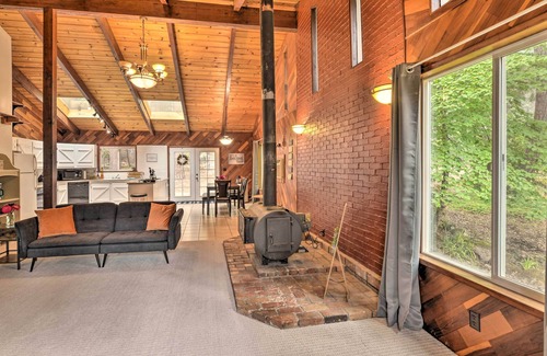 Salyer Cabaña | Step-free Hawkins Bar Home Near Trinity River