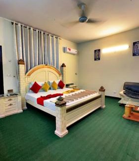 Lahore Casa | Step Inn Guest House Lahore