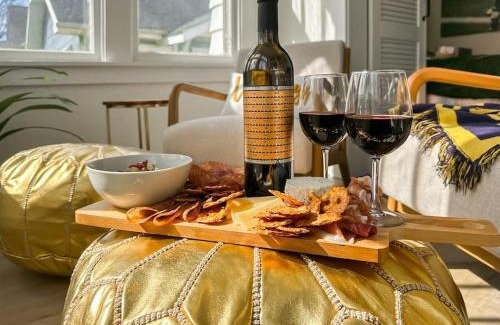 Northshore Triangle Casa | Step into School Spirit at the Golden Dome Getaway