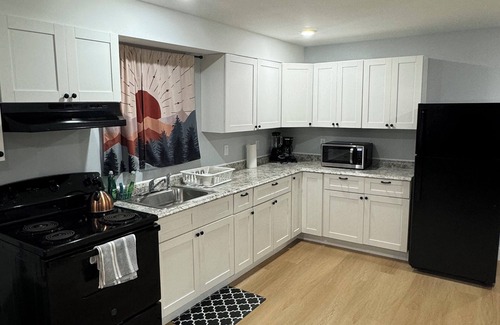 Irvington Apartamento | Step into Serenity 3-bedroom apartment Entrance is on the side of the building.