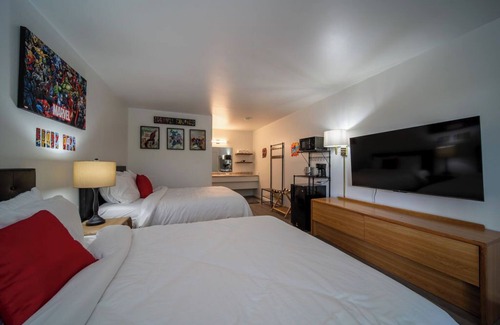Eureka Springs Historic District Complejo | Step into the heroic universe at GloryDayz Motel!