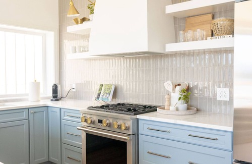 Sitka Apartamento | Step into The Ressa suite, where luxury meets comfort.