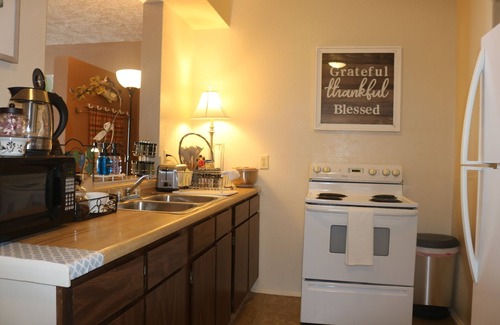 Toledo Apartamento | “Step into Timeless Charm: Discover the Vintage Sanctuary of Toledo, Oregon"