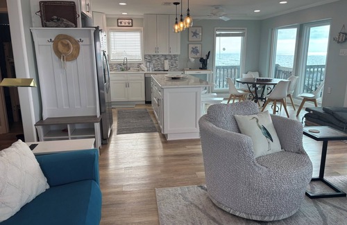 Southpointe Casa | STEP RIGHT ONTO THE SAND 180 degree VIEWS Uncrowded beach!