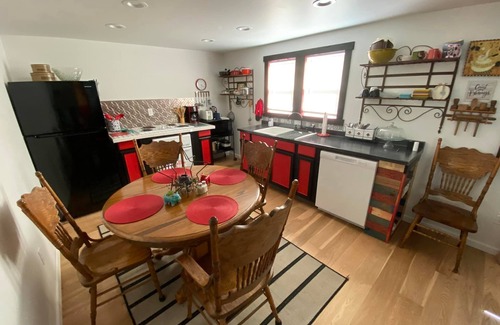 Mallory Casa | Stephen’sHouse Bandits Houses LLC