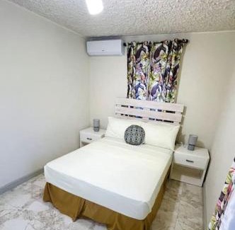 Dover Casa | Steps 2 Beach - 5 Bedroom 3 Bathroom Villa
