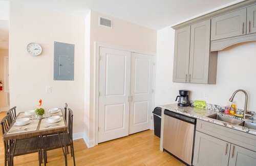 Biloxi Apartamento | 🔥STEPS 2 BEACH❤️ | SLEEPS 6 + NEAR CASINOS