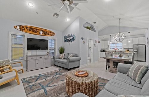 Panama City Beach Casa | Steps away from the beach, breathtaking views of the Gulf, Pier and private pool