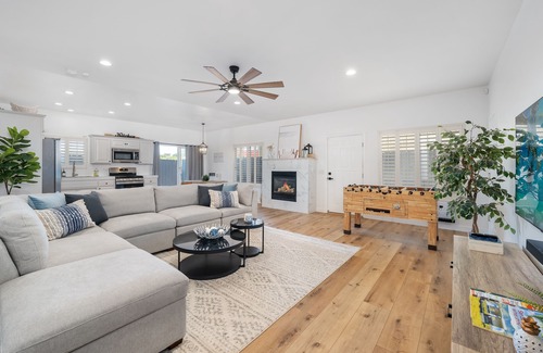 Oceano Casa | Steps Away From Pismo Beach with Poker/Foosball Table/EV Charger/BBQ grill