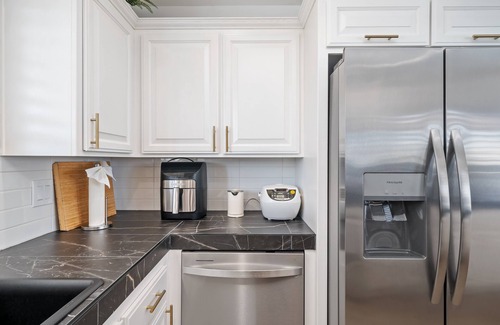 Oceano Casa | Steps Away From Pismo Beach with Poker/Foosball Table/EV Charger/BBQ grill