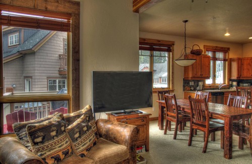 Keystone Casa | A pasos de la piscina climatizada, bañeras de hidromasaje y Ski Shuttle.