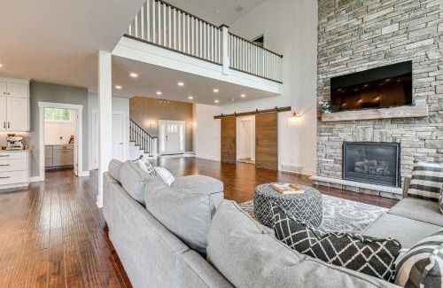 Cicero Casa | Steps From Oneida Lake Spacious Gem with Game Room!