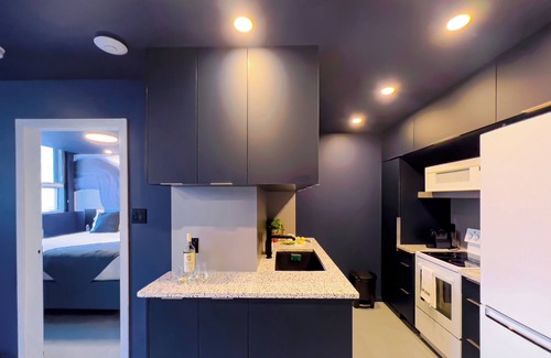 Shaughnessy Village Apartamento | Steps from Sainte-Catherine St.