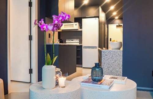 Shaughnessy Village Apartamento | Steps from Sainte-Catherine St.