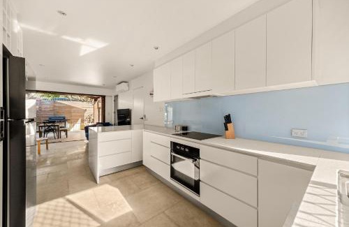 Palm Beach Casa | Steps from Sand: 2-Bed Beach Escape with Courtyard