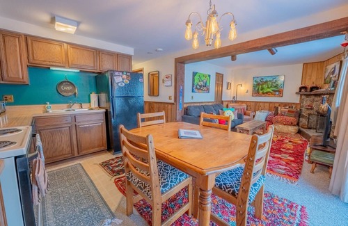 Crested Butte Condominio | Wooly's Tonic: 2 King Beds, 2 Full Baths. Views, Next to slopes!