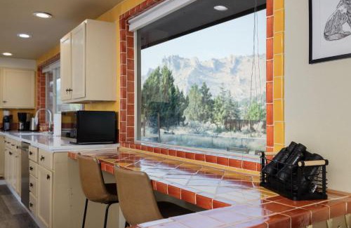 Terrebonne Casa | Steps from Smith Rock in Prime Location