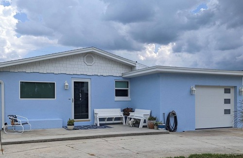 Plaza Shores Casa | Steps from the beach with pool!