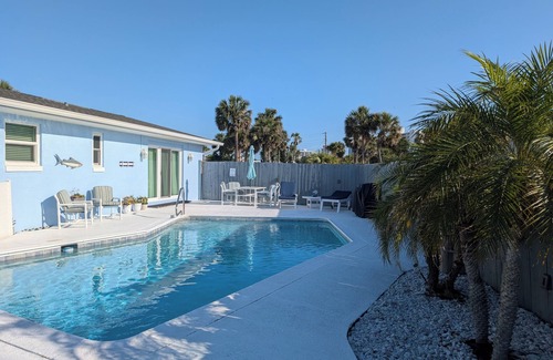 Plaza Shores Casa | Steps from the beach with pool!