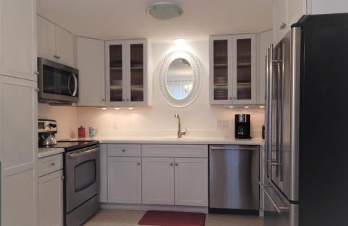 Holmes Beach Casa | Steps from the Gulf of Mexico II