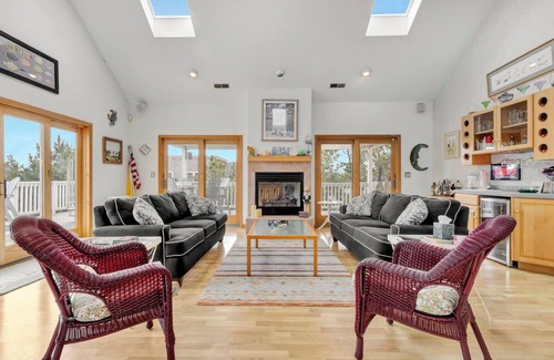 Dewey Beach Casa | Steps from the Sand: Oceanview Escape with Rooftop Deck & Spacious Living