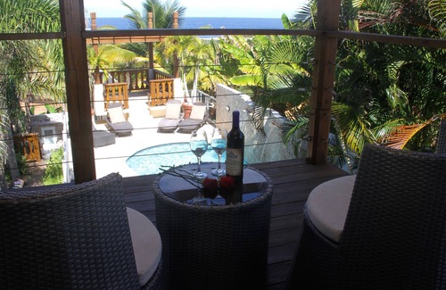 Jobos Casa | Pasos de agua y restaurantes, justo en la playa de Jobos!, ¡Buena ubicación!