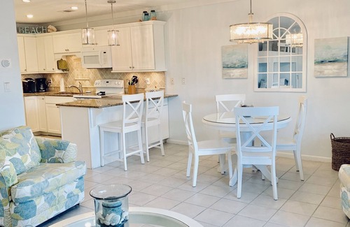 Seagrove Beach Condominio | Dunas de cornejo; Pasos a los famosos 30A y la playa con todas las comodidades del hogar.